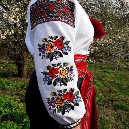 Romanian embroidered blouse for women Ukrainian ethnic vyshivanka with roses White slavic wedding costume Folk Easter gift Romanian embroidered blouse for women Ukrainian ethnic vyshivanka with roses White slavic wedding costume Folk Easter gift