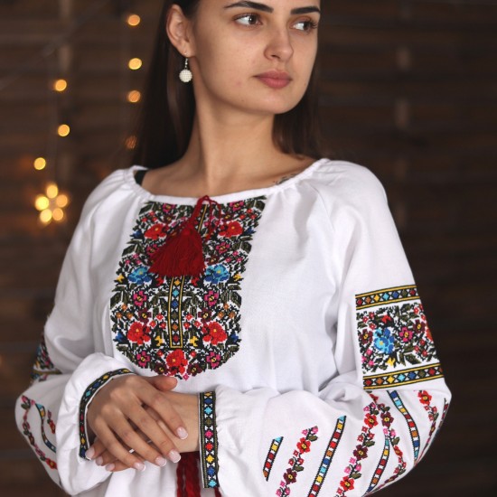 Romanian embroidered blouse for women Slavic embroidery with roses White floral ethnic costume Easter gift Ukrainian wedding dress Romanian embroidered blouse for women Slavic embroidery with roses White floral ethnic costume Easter gift Ukrainian wedding dress